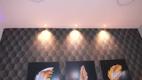 Sharom  online show from April 16, 8:08 pm