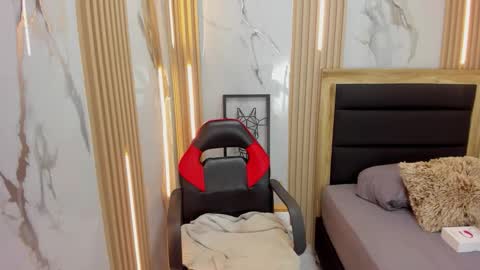 M A G N O  online show from March 18, 1:49 pm