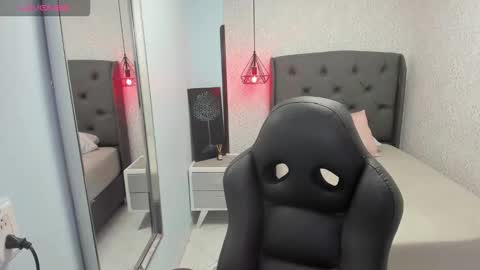 Snapshot of sharonblake5 chatting on October 27, 12:22 pm M A G N O online show from October 27, 12:22 pm