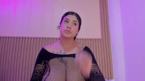 sharonscothh online show from August 8, 8:39 pm