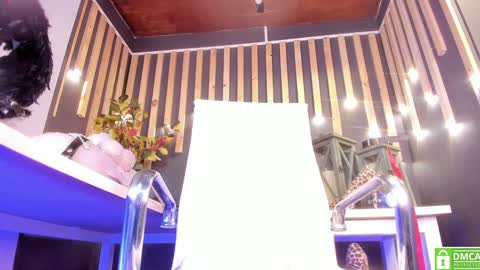 Snapshot of sharoon_gold chatting on December 24, 10:44 am Your mistress Sharon online show from December 24, 10:44 am