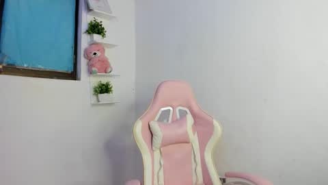 loraine online show from October 21, 9:52 pm