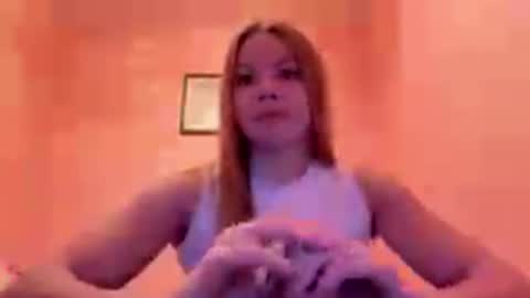 Lily online show from November 25, 8:27 am