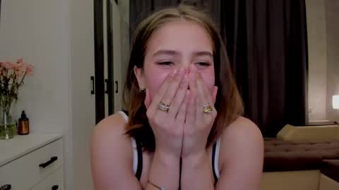 Snapshot of shawty__mariaa chatting on September 19, 5:12 pm shawty__mariaa online show from September 19, 5:12 pm