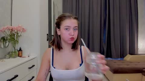 shawty__mariaa online show from September 14, 11:52 am