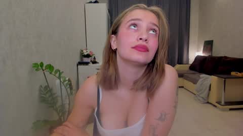 Snapshot of shawty__mariaa chatting on October 6, 3:07 pm shawty__mariaa online show from October 6, 3:07 pm