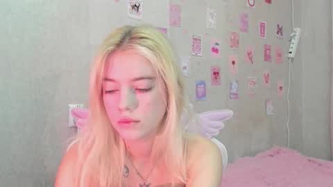 Lola online show from September 18, 6:17 pm