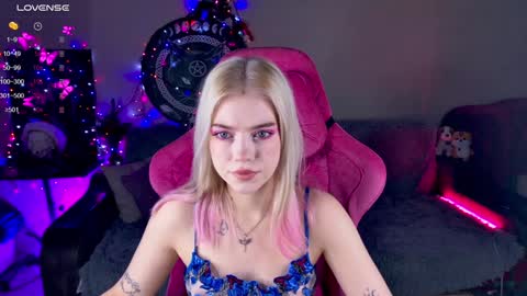 Lola online show from December 9, 12:19 pm