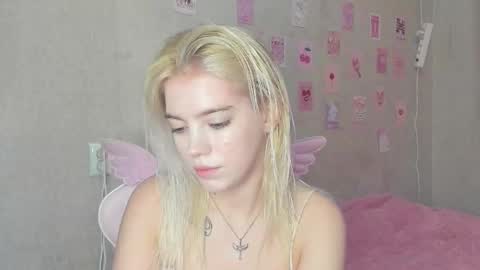 Lola online show from September 8, 6:29 pm
