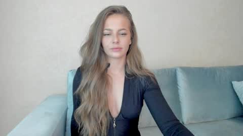 Sue online show from April 10, 8:37 pm