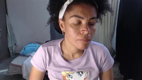 Shayna online show from December 9, 6:35 pm