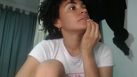 Shayna online show from December 20, 10:49 am