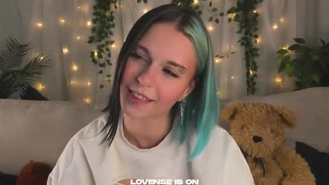 Anika online show from October 11, 1:36 pm