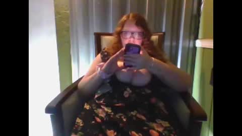 Snapshot of shelbyannn chatting on December 21, 2:52 am Red online show from December 21, 2:52 am