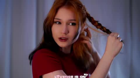 Lina online show from April 11, 2:10 pm