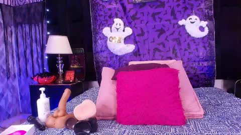 Snapshot of shelsy_loreds chatting on October 12, 12:29 pm Shelsy online show from October 12, 12:29 pm