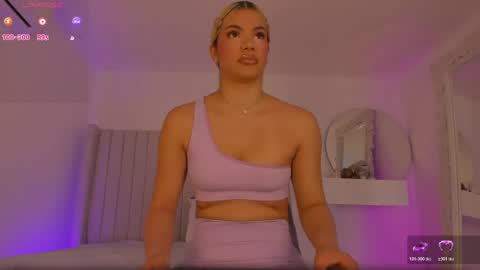shelynna_azzul online show from May 21, 11:41 am