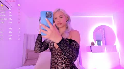 Snapshot of shelynna_azzul chatting on December 20, 8:23 pm shelynna_azzul online show from December 20, 8:23 pm