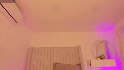 shelynna_azzul online show from June 21, 1:04 pm