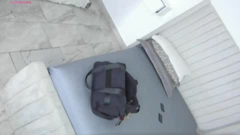 shelynna_azzul online show from May 26, 12:15 pm