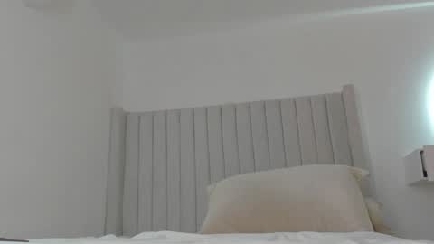 Snapshot of shelynna_azzul chatting on January 12, 7:31 pm shelynna_azzul online show from January 12, 7:31 pm