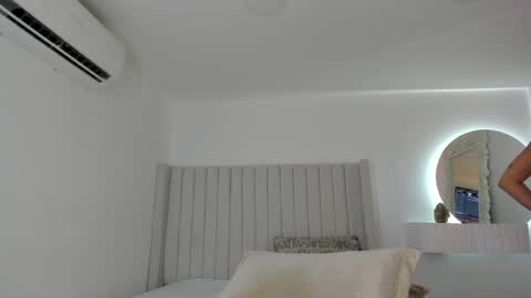 Snapshot of shelynna_azzul chatting on January 16, 7:41 pm shelynna_azzul online show from January 16, 7:41 pm