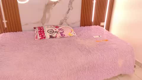 Snapshot of shena_nomy1 chatting on September 28, 7:41 pm shena_nomy1 online show from September 28, 7:41 pm