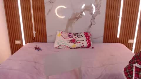 Snapshot of shena_nomy1 chatting on October 18, 3:20 am shena_nomy1 online show from October 18, 3:20 am