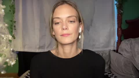 Jem online show from December 16, 9:41 pm
