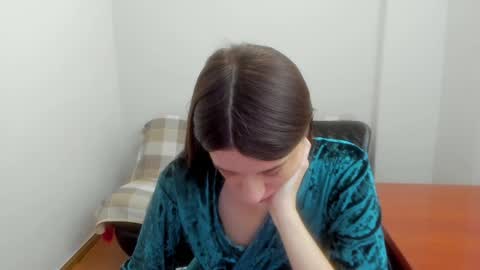 sherril_fox online show from December 19, 7:51 am
