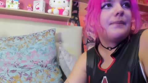 sherry_boomm online show from June 15, 12:00 am