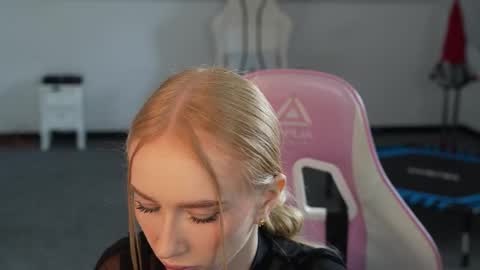 Sheryl online show from October 23, 10:43 am