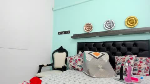 sheryn_brown1 online show from October 19, 5:15 pm