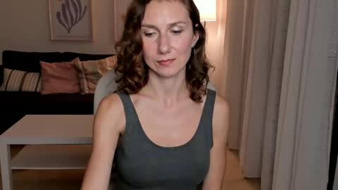 shesleepsnaked online show from December 21, 4:36 pm