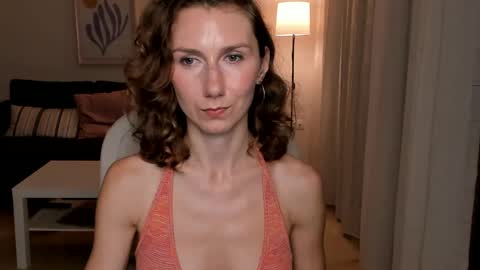 shesleepsnaked online show from December 17, 5:47 pm