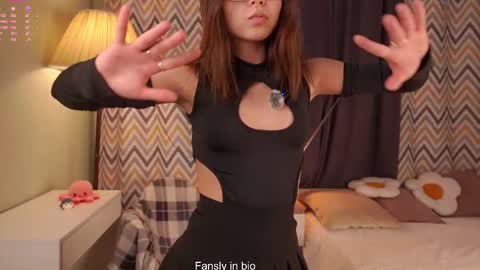 Snapshot of shickshackshock chatting on October 19, 11:23 am Iris online show from October 19, 11:23 am