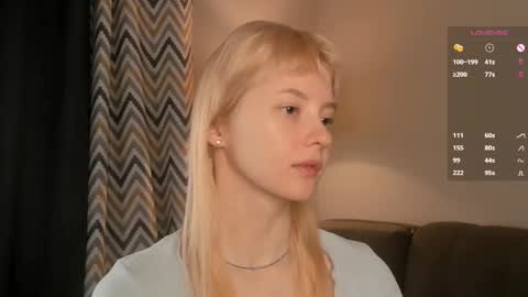 Snapshot of shickshackshock chatting on February 20, 1:25 am Iris online show from February 20, 1:25 am