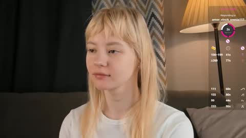 Snapshot of shickshackshock chatting on March 7, 1:42 am Iris online show from March 7, 1:42 am