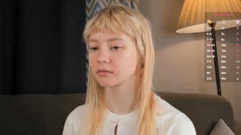 Snapshot of shickshackshock chatting on March 3, 1:07 am Iris online show from March 3, 1:07 am