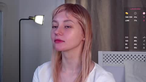 Snapshot of shickshackshock chatting on February 12, 1:30 am Iris online show from February 12, 1:30 am