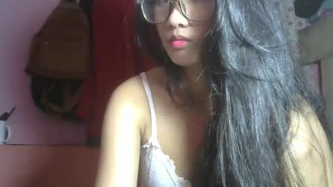 shimmering_kate online show from December 31, 9:17 pm