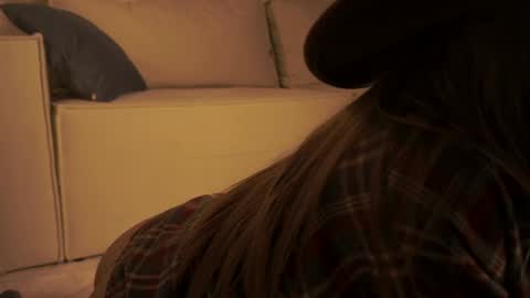 Snapshot of shiningstarrr chatting on January 7, 3:35 am Nika online show from January 7, 3:35 am