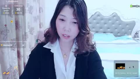 Shirleyni online show from February 20, 2:02 pm