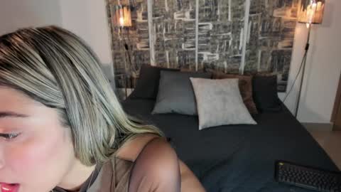 SHOFIA online show from December 31, 2:03 pm