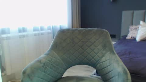 shy_2025 online show from February 11, 9:09 am