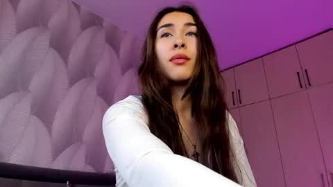 Snapshot of shy_bambiii chatting on October 21, 2:48 am Mika online show from October 21, 2:48 am