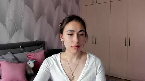 Snapshot of shy_bambiii chatting on February 8, 7:04 am Mika online show from February 8, 7:04 am