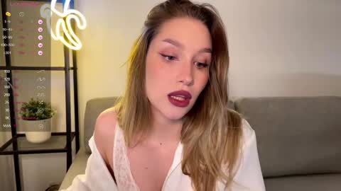Alice online show from December 18, 1:48 am