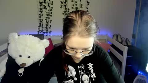 shy_elina01 online show from November 5, 10:53 am