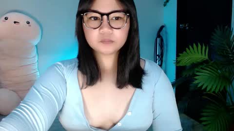 shy_girl09 online show from October 21, 11:31 pm